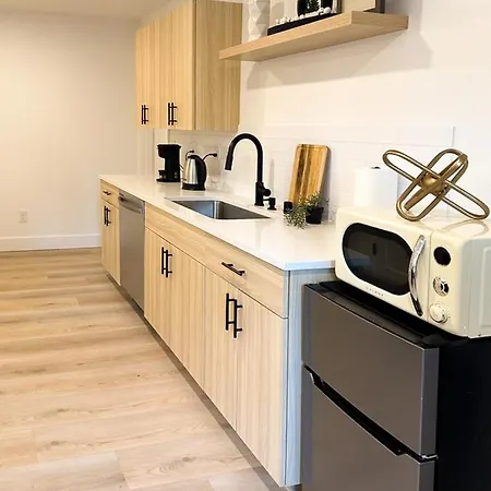 New Cozy Modern Studio Apartment Vancouver Extérieur photo